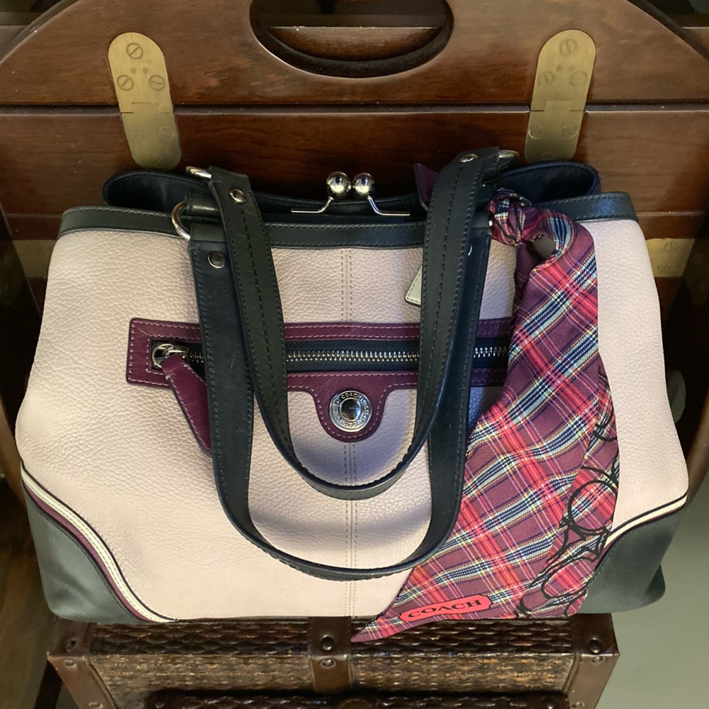 Coach Laura Spectator Bag - Lilac/Navy Kisslock Carryall (SCARF INCLUDED) - Picture 2 of 13